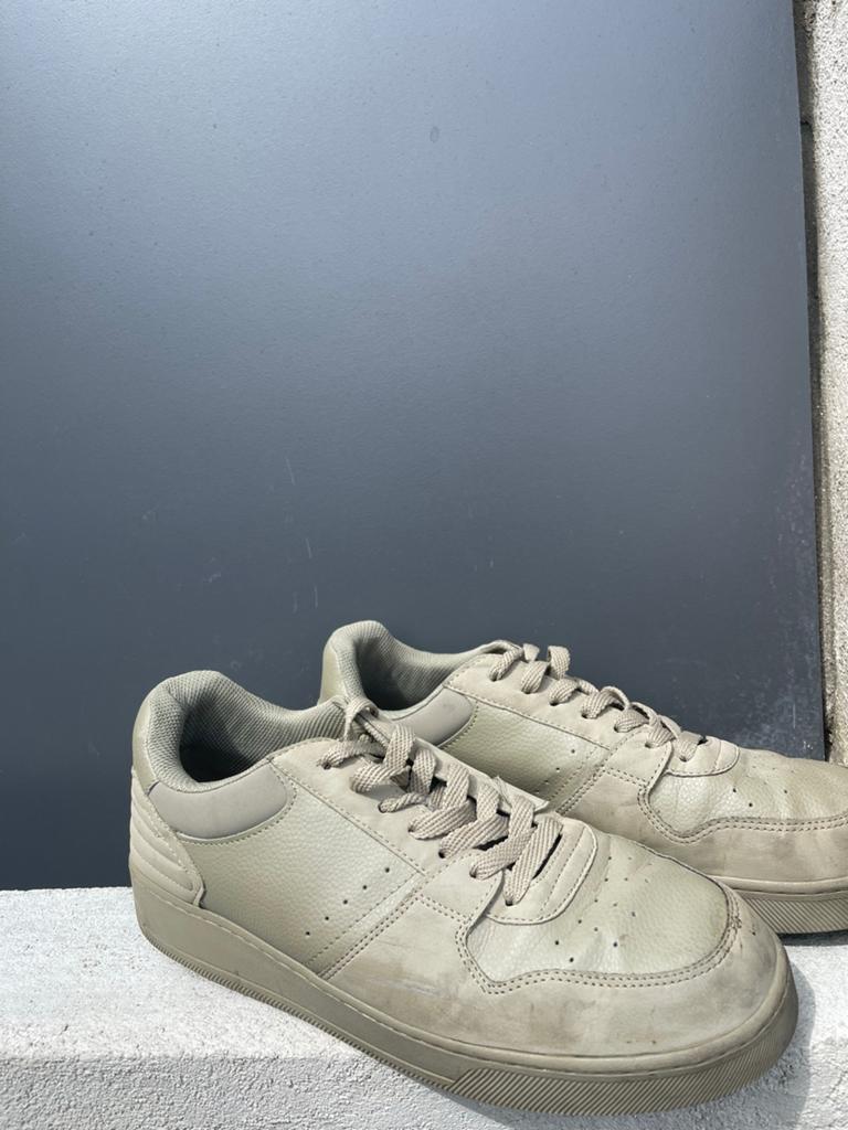 Zara heren sneakers - Comfortabel en stijlvol, Ophalen of Verzenden, Gedragen, Overige kleuren, Sneakers of Gympen