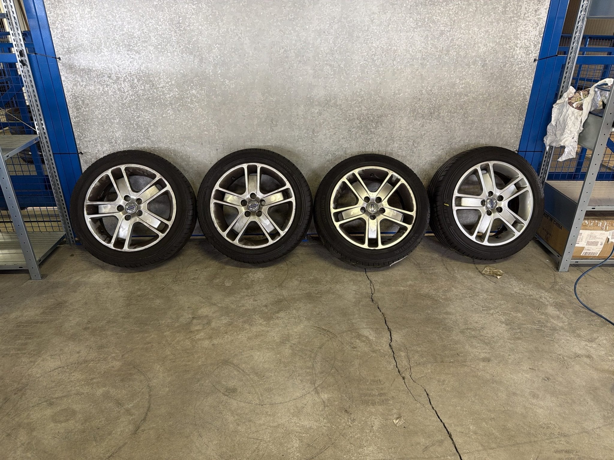 Gebruikte set zomerwielen Vredestein S40 / V50 - (205 50 17)