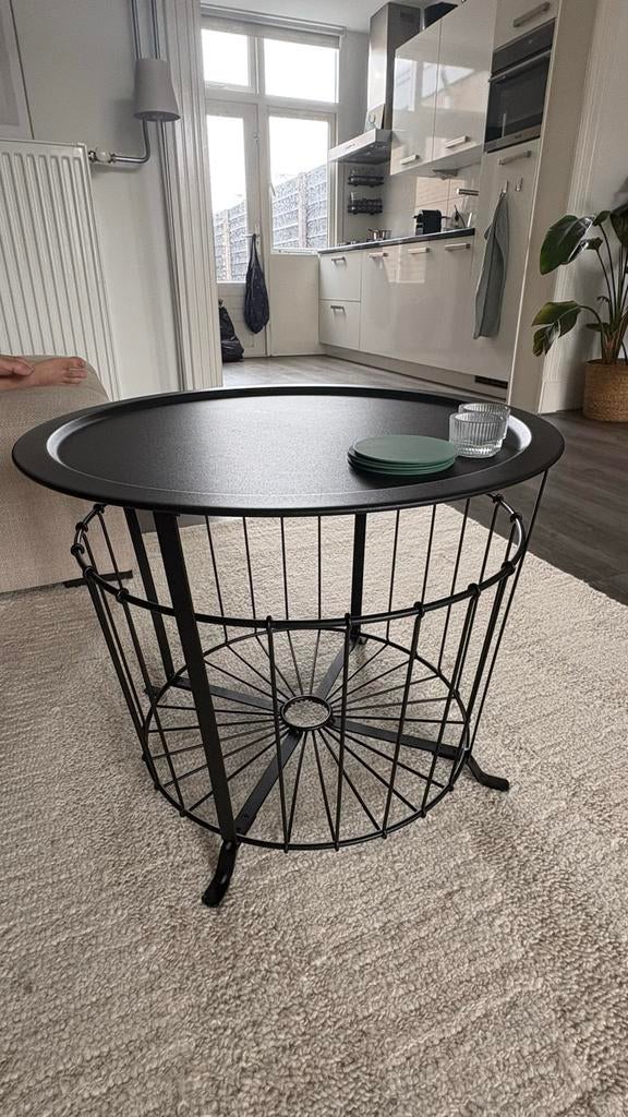 IKEA Salontafel - Zwart metaal met opbergruimte, Huis en Inrichting, Ophalen, Gebruikt, 50 tot 75 cm, Rond