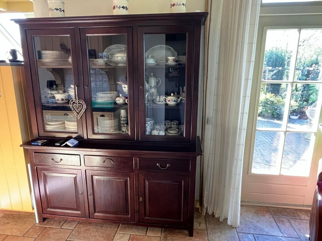 Mooie houten vitrinekast met lades en deuren, Huis en Inrichting, 100 tot 150 cm, Ophalen of Verzenden, Zo goed als nieuw, Met lade(s)