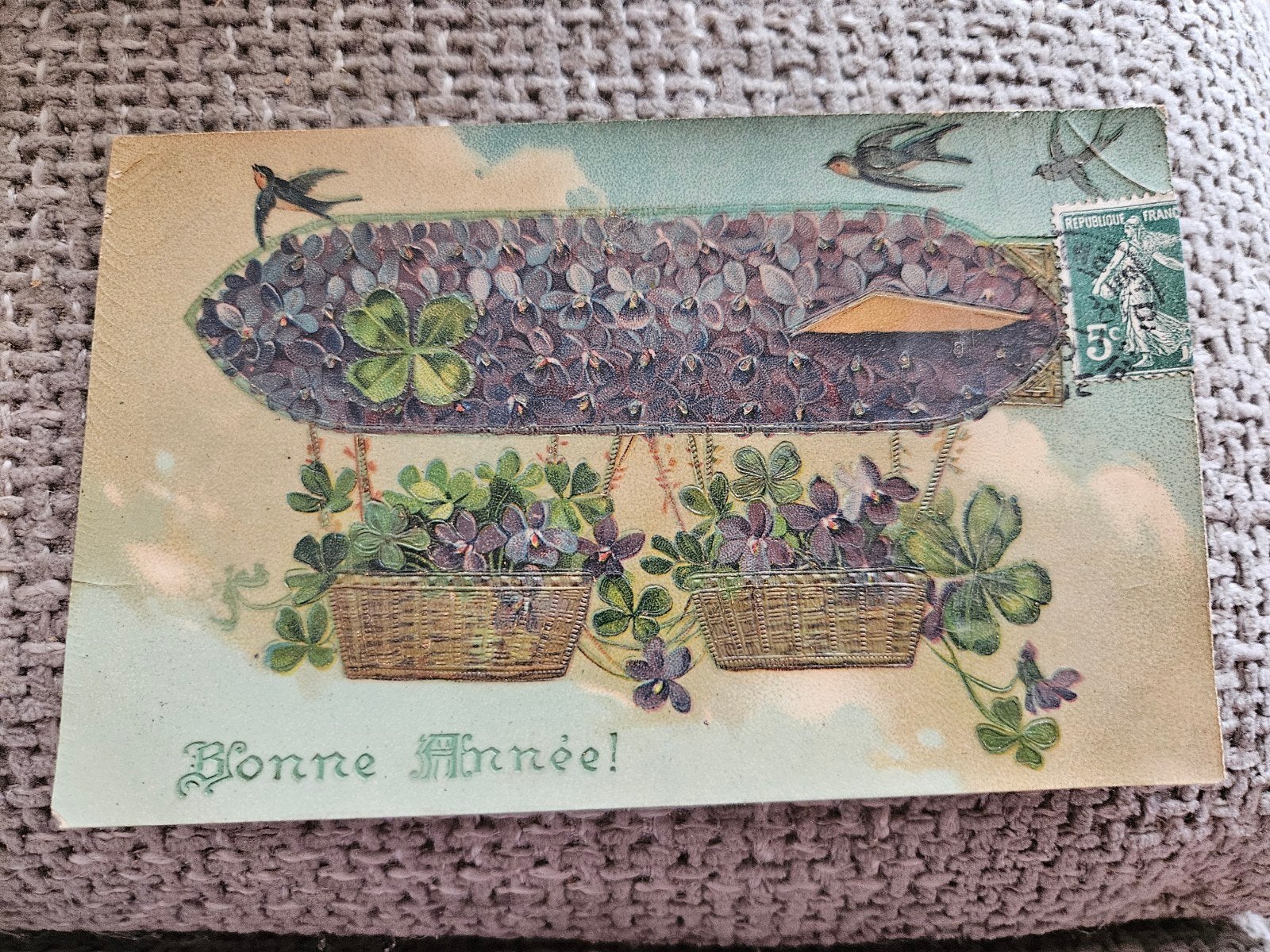Zeppelin relief viooltjes 'Bonne Année' (voor 1920), Ophalen of Verzenden, Voor 1920, Gelopen