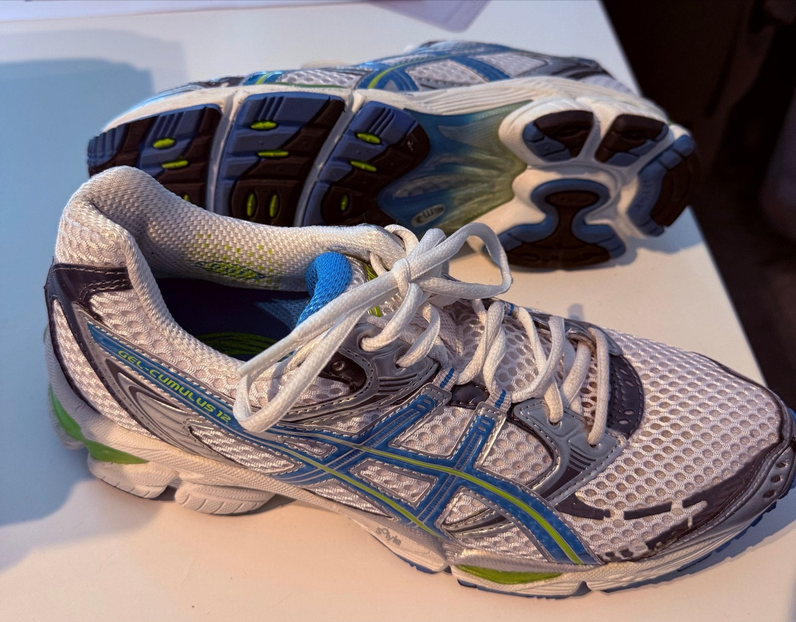 ASICS GEL-CUMULUS 12 Hardloopschoenen - Maat 42, Ophalen of Verzenden, Zo goed als nieuw, Wit, Sportschoenen