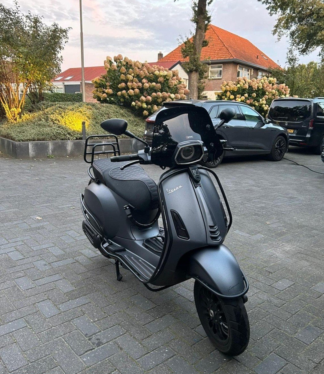 Vespa Sprint 2022 Mat Grijs -, Ophalen, Vespa S, Zo goed als nieuw, Benzine