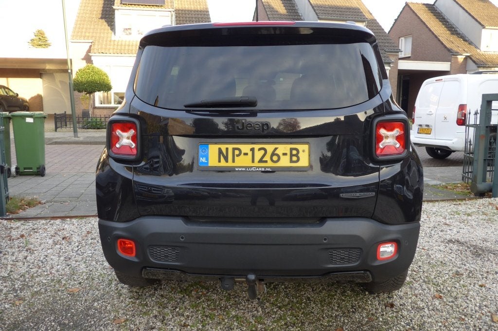 Jeep Renegade 1.4 MAir Night Eagle, Auto's, Gebruikt, 4 cilinders, 400 kg, Zwart