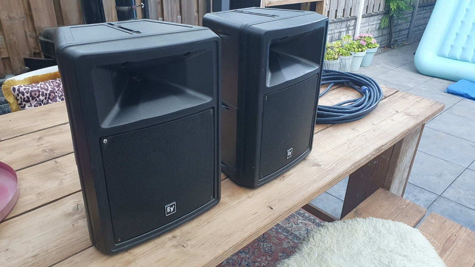2 x Electro Voice EV SX80 monitor speakers, Ophalen, Zo goed als nieuw, Minder dan 500 watt, P.A.
