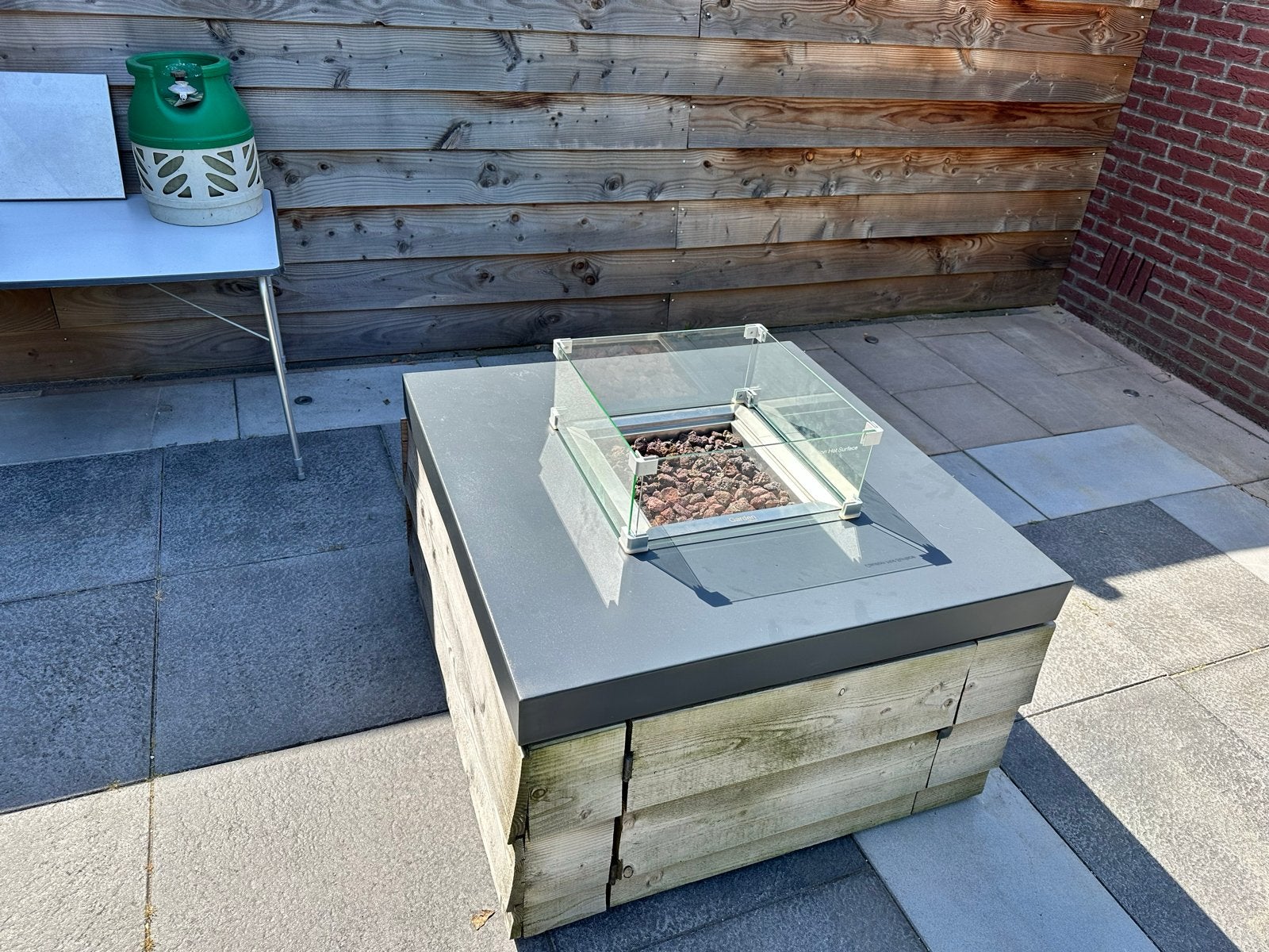 Garden Collections Vuurtafel met glasombouw en gasfles, Ophalen, Gebruikt