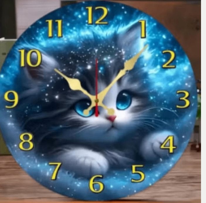 Ronde wandklok van hout Kitten in de Sterren (25cm), Ophalen of Verzenden, Nieuw, Wandklok