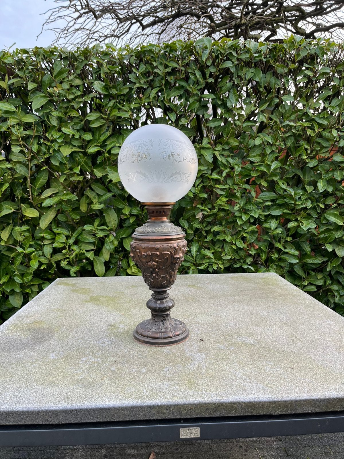 Antieke staande olie lamp, Ophalen