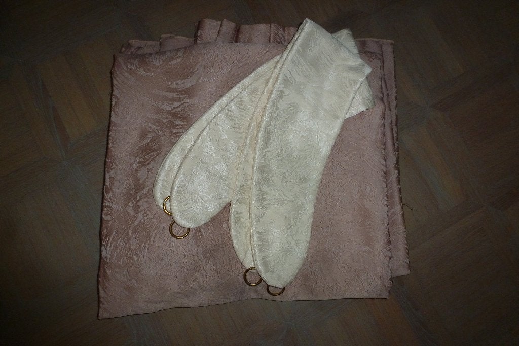 1 taupe/rose overgordijn met creme ophaalbanden en haken(4), Huis en Inrichting, Ophalen of Verzenden, Zo goed als nieuw, Overgordijn