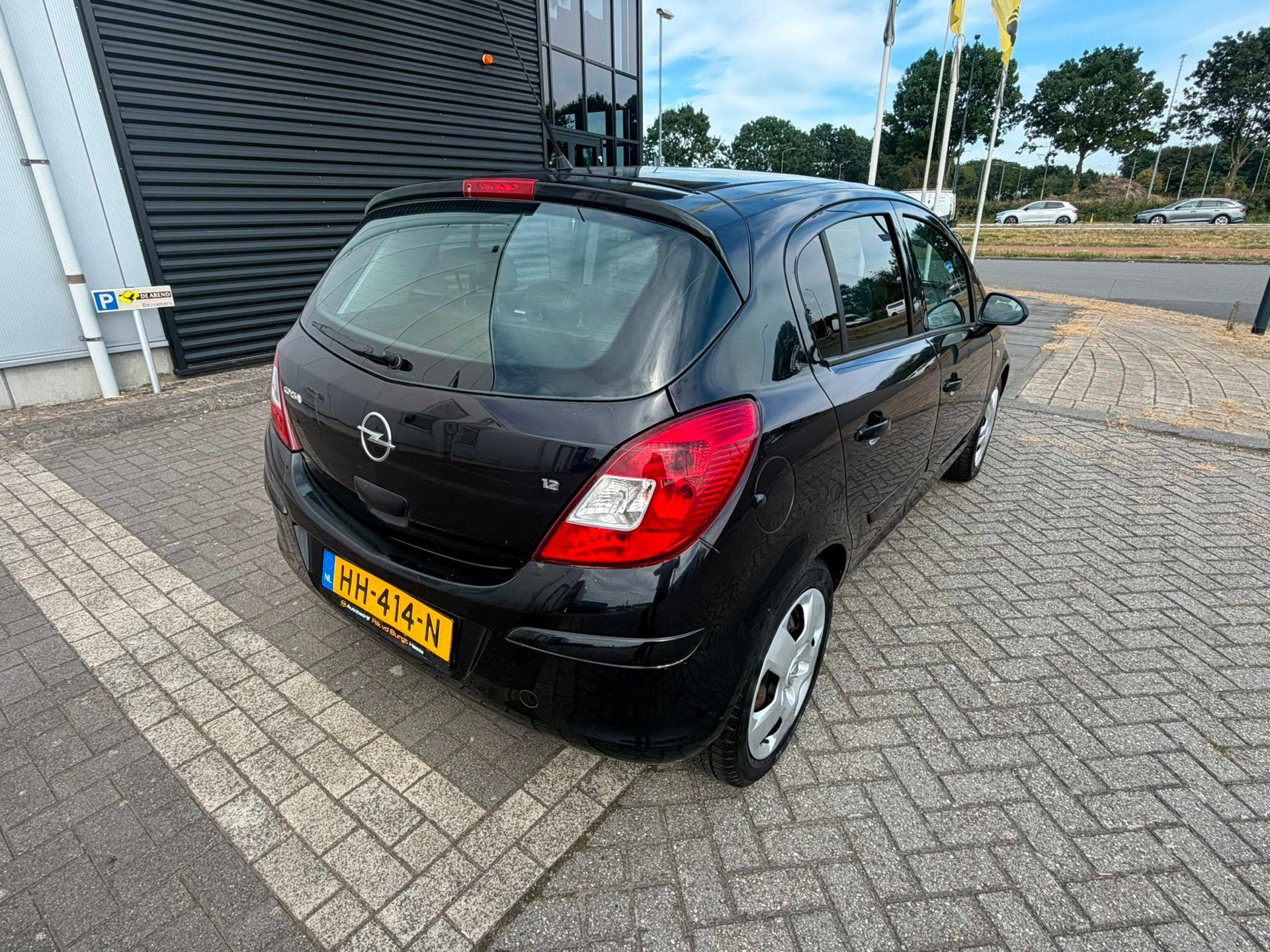 Opel Corsa 1.2-16V Business Sport Airco Nieuwe APK, Voorwielaandrijving, Gebruikt, 4 cilinders, Metallic lak