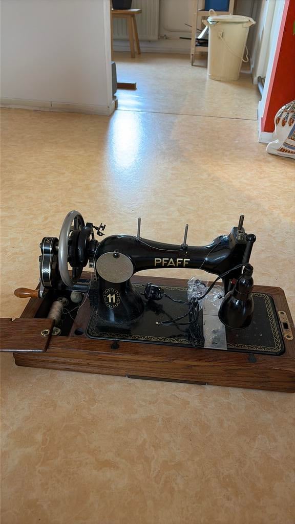 Gratis naaimachine antiek vintage pfaff, Ophalen