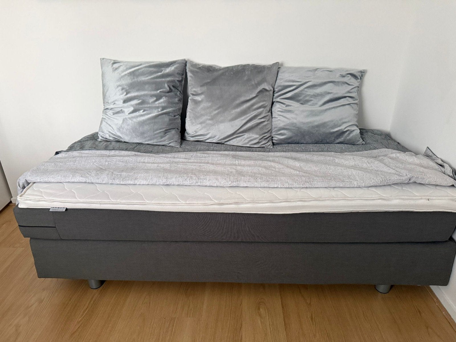 Eenpersoons boxspring 90x200 cm, Huis en Inrichting, Slaapkamer | Bedden, 90 cm, Eenpersoons, Ophalen of Verzenden, Zo goed als nieuw