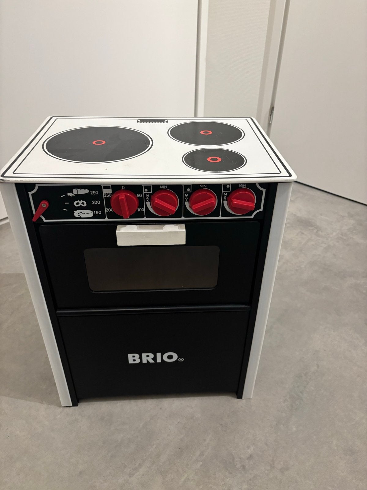 Brio Speelkeuken met Oven - Zwart/Wit, Kinderen en Baby's, Speelgoed | Speelkeukens, Ophalen, Gebruikt, Hout, Speelkeuken