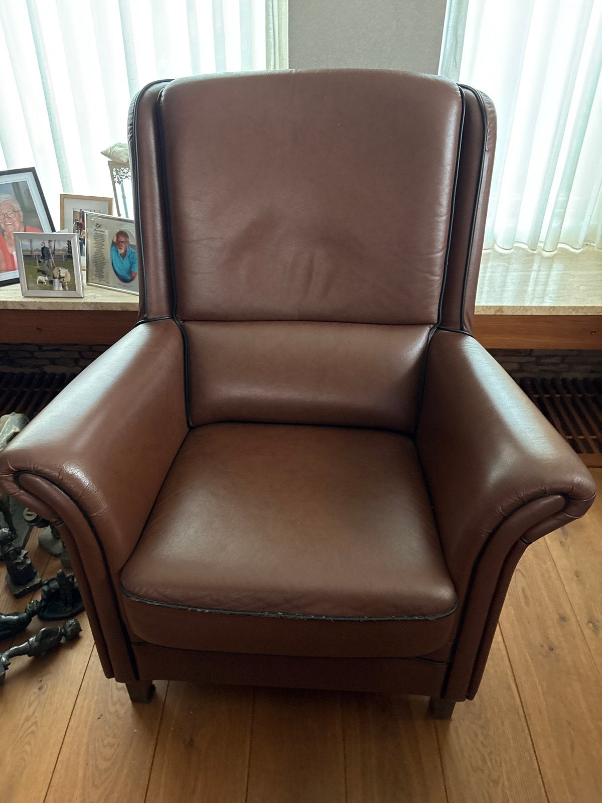 Comfortabele bruine leren fauteuil 2 stuks, Ophalen, Gebruikt, Leer, 75 tot 100 cm