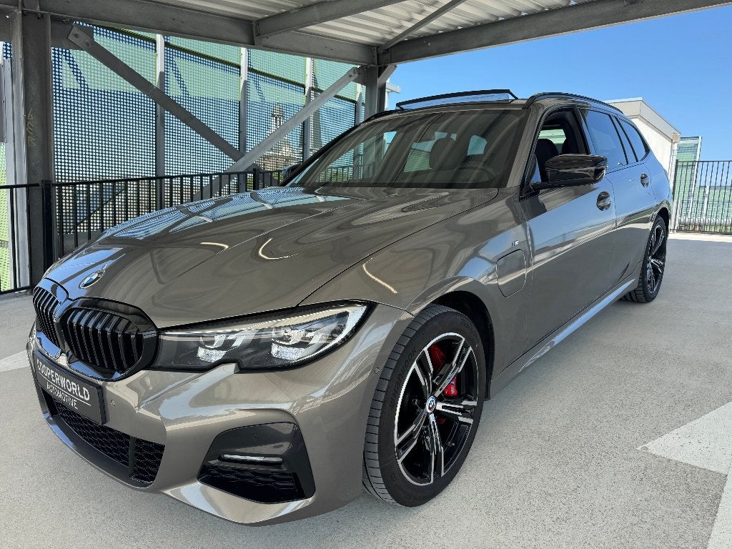 BMW 330e Touring M-Sport | Xdrive | Panorama dak | Topstaat!, Auto's, BMW, Bedrijf, Te koop, 3-Serie, 4x4, ABS, Achteruitrijcamera