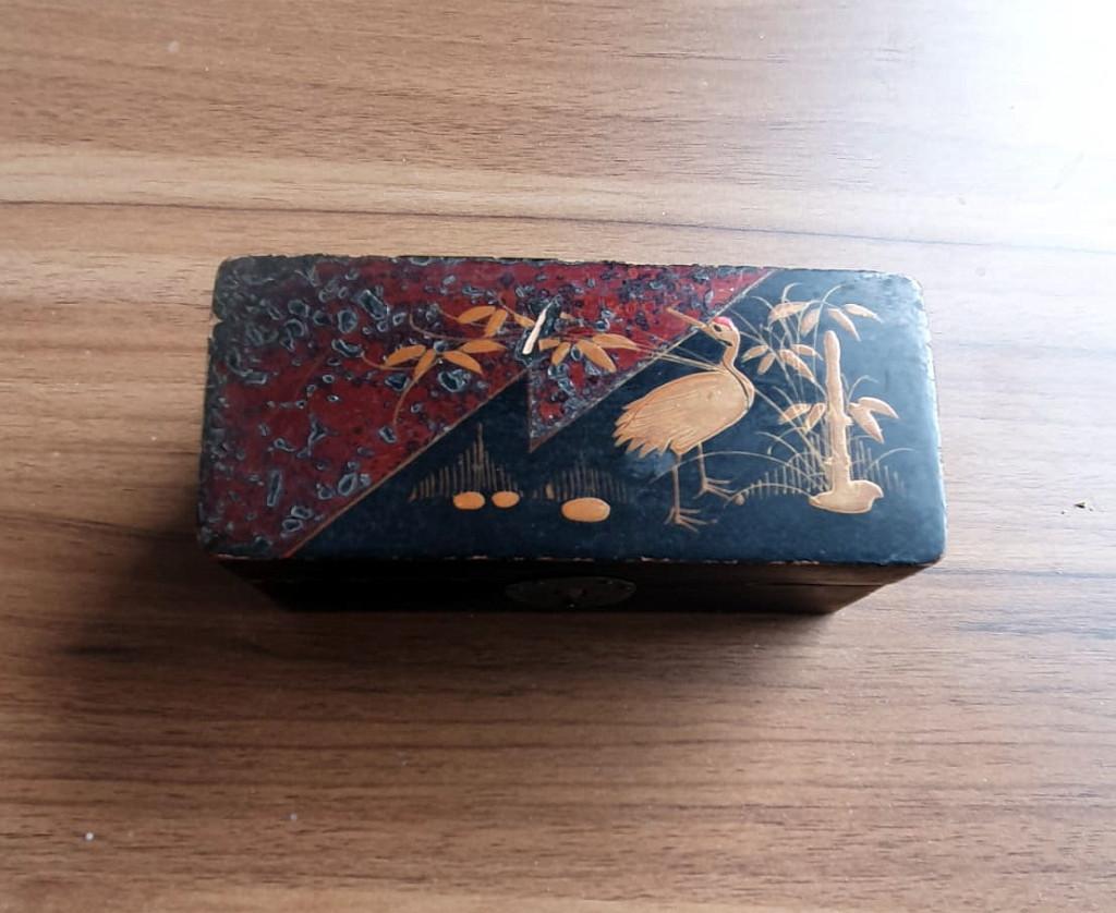 Antiek Japans lakdoosje., Antiek en Kunst, Ophalen of Verzenden
