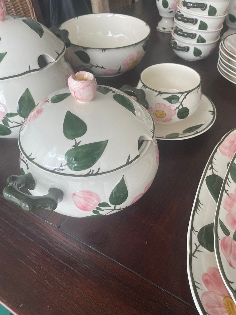 Villeroy & Boch servies : Wildrose :, Ophalen, Zo goed als nieuw, Porselein, Compleet servies