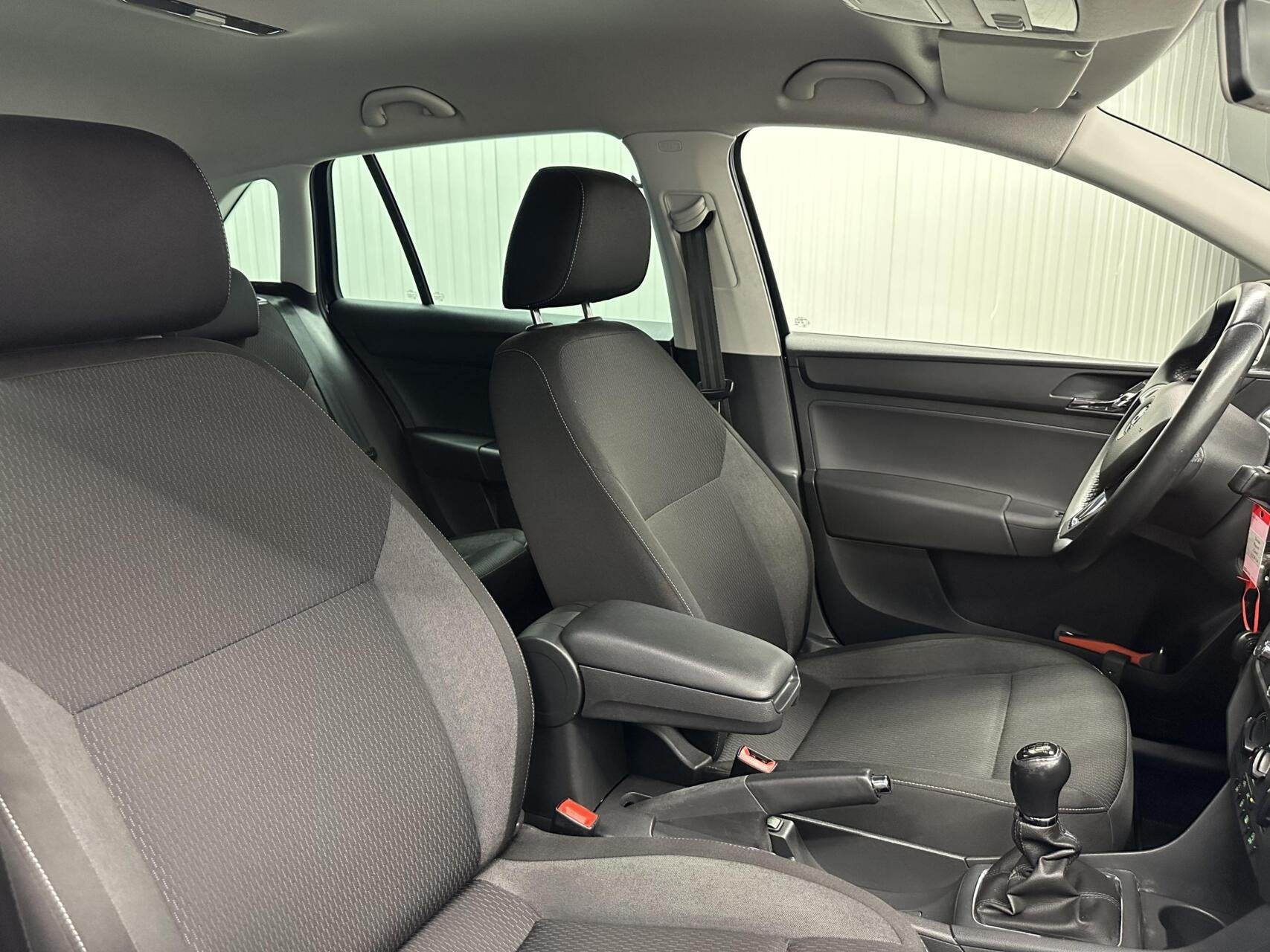 Foto 12 van Skoda Rapid 1.2 TSI Greentech Active AIRCO NAVI CRUISE LM 71