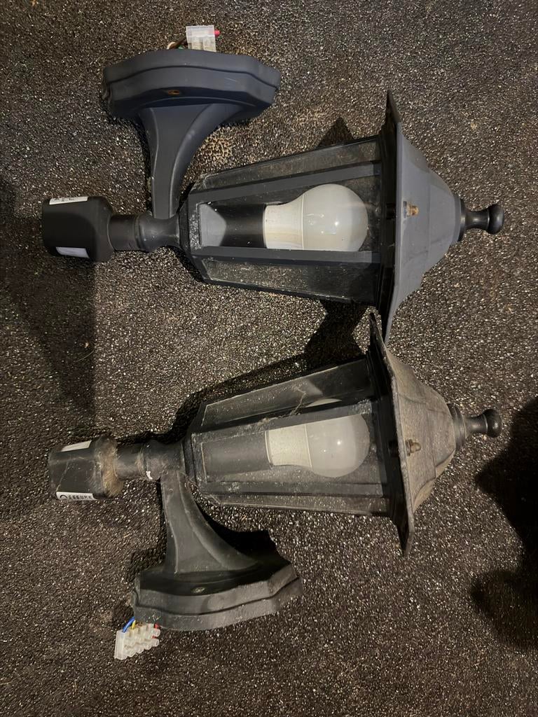 2x Buitenlamp met bewegingssensor - Klassiek design, Tuin en Terras, Ophalen, Zo goed als nieuw