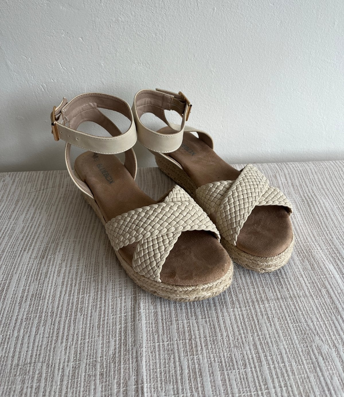 Dames Sandalen Blue Box Beige Maat 40, Kleding | Dames, Ophalen, Beige, Sandalen of Muiltjes, Zo goed als nieuw