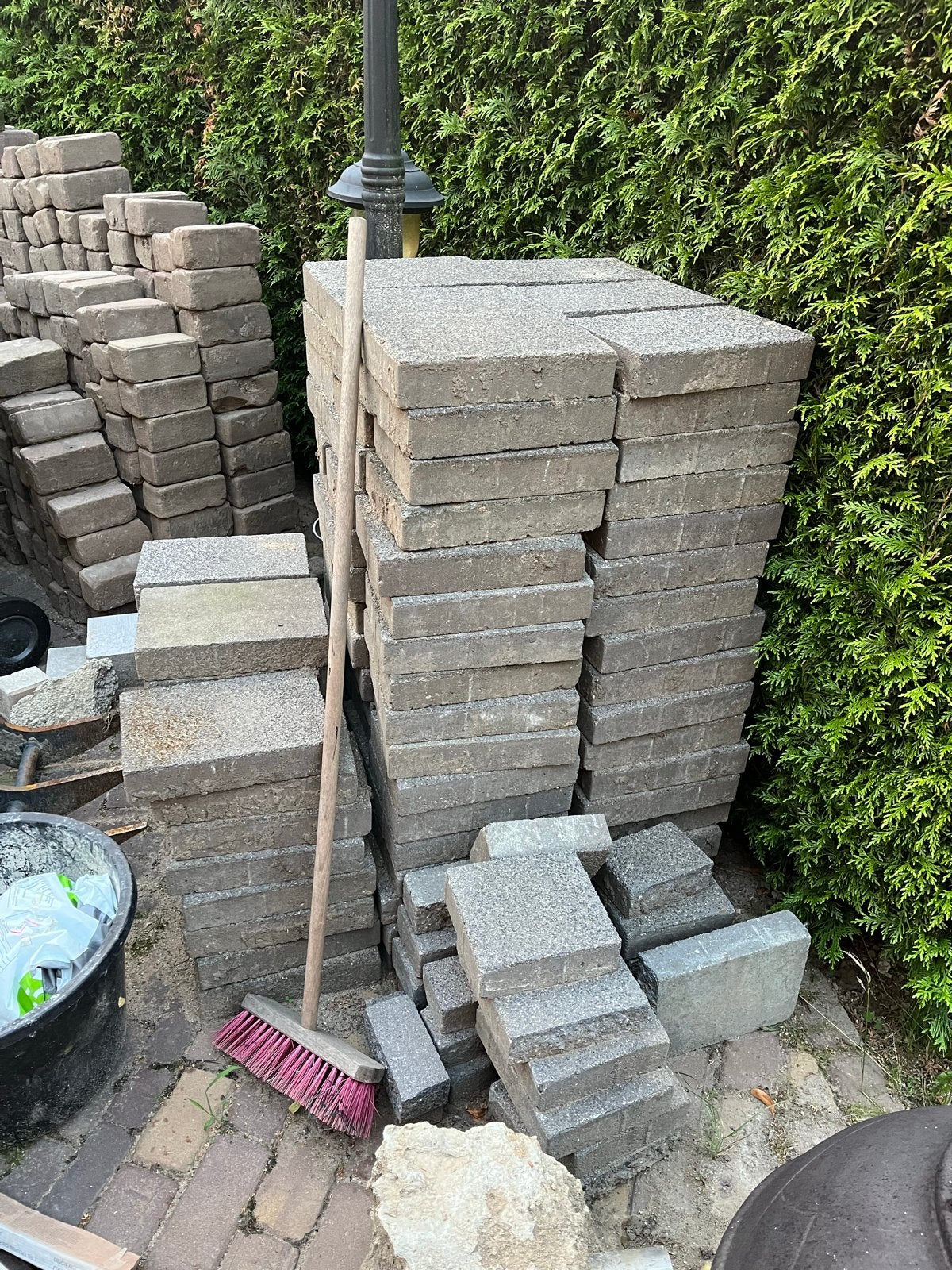 Betonblokjes 20x30x6 cm - ca. 140 stuks en halve, Tuin en Terras, Tegels en Klinkers, Ophalen, Gebruikt, Klinkers, 10 m² of meer