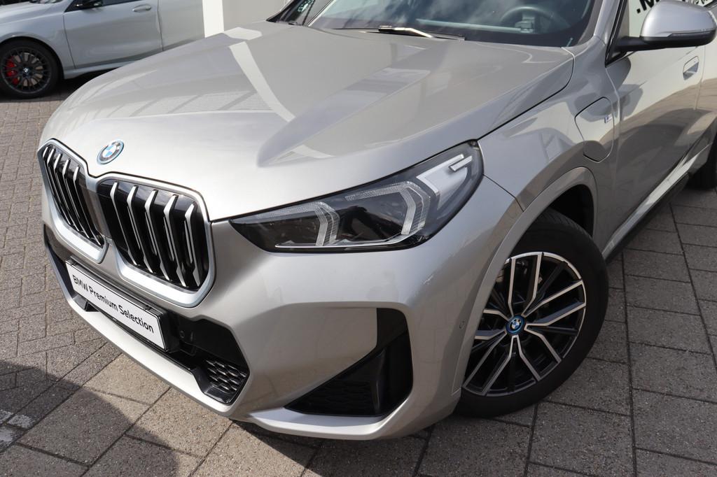 BMW X1 xDrive25e M Sport Automaat / Sportstoelen / Comfort A, Gebruikt, Zwart, Met garantie (alle), Origineel Nederlands