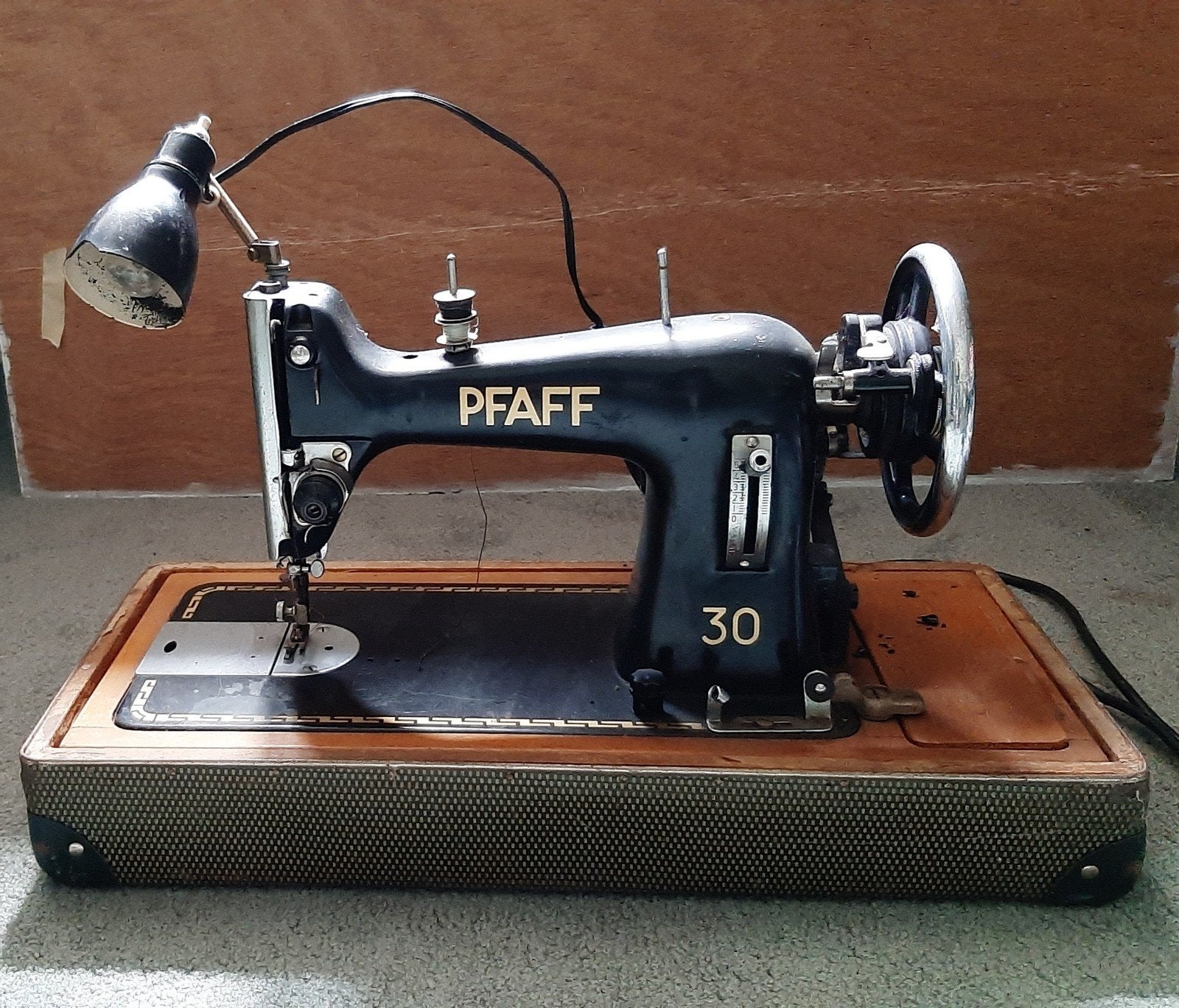 Antieke Pfaff 30/31 naaimachine, Ophalen