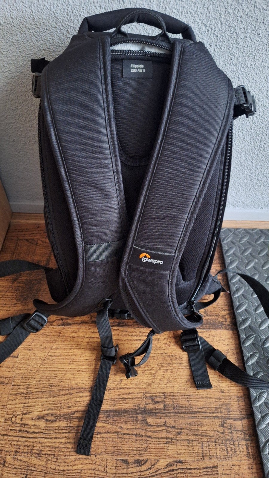 Lowepro flipside 200 aw

De tas verkeerd in goede staat., Verzenden, Zo goed als nieuw, Rugtas, Lowepro