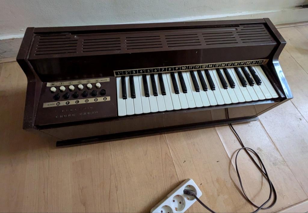 Magnus 460 1970s Vintage Electric Chord Organ lucht orgel, Ophalen of Verzenden, Gebruikt, Orgel