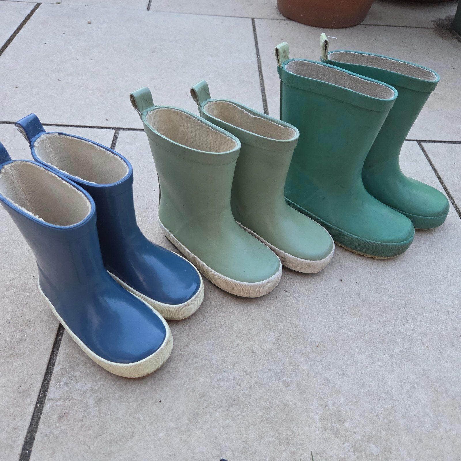 Laarzen Hema maat 21 blauw 23 en 24/25 groen, Kinderen en Baby's, Gebruikt, Jongen of Meisje, Ophalen of Verzenden, Laarzen