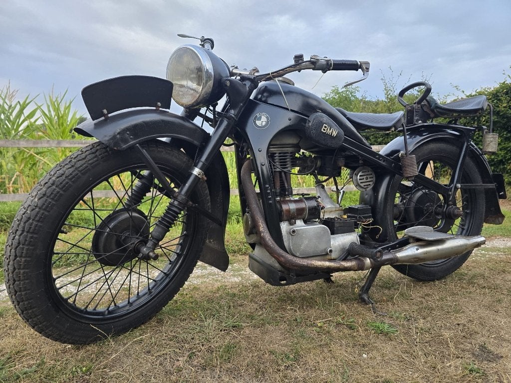BMW R35 1950 — schuurvondst, originele patina, Motoren, Motoren | Oldtimers, Cardan-aandrijving, Gebruikt, 11 kW of minder, Handgeschakeld
