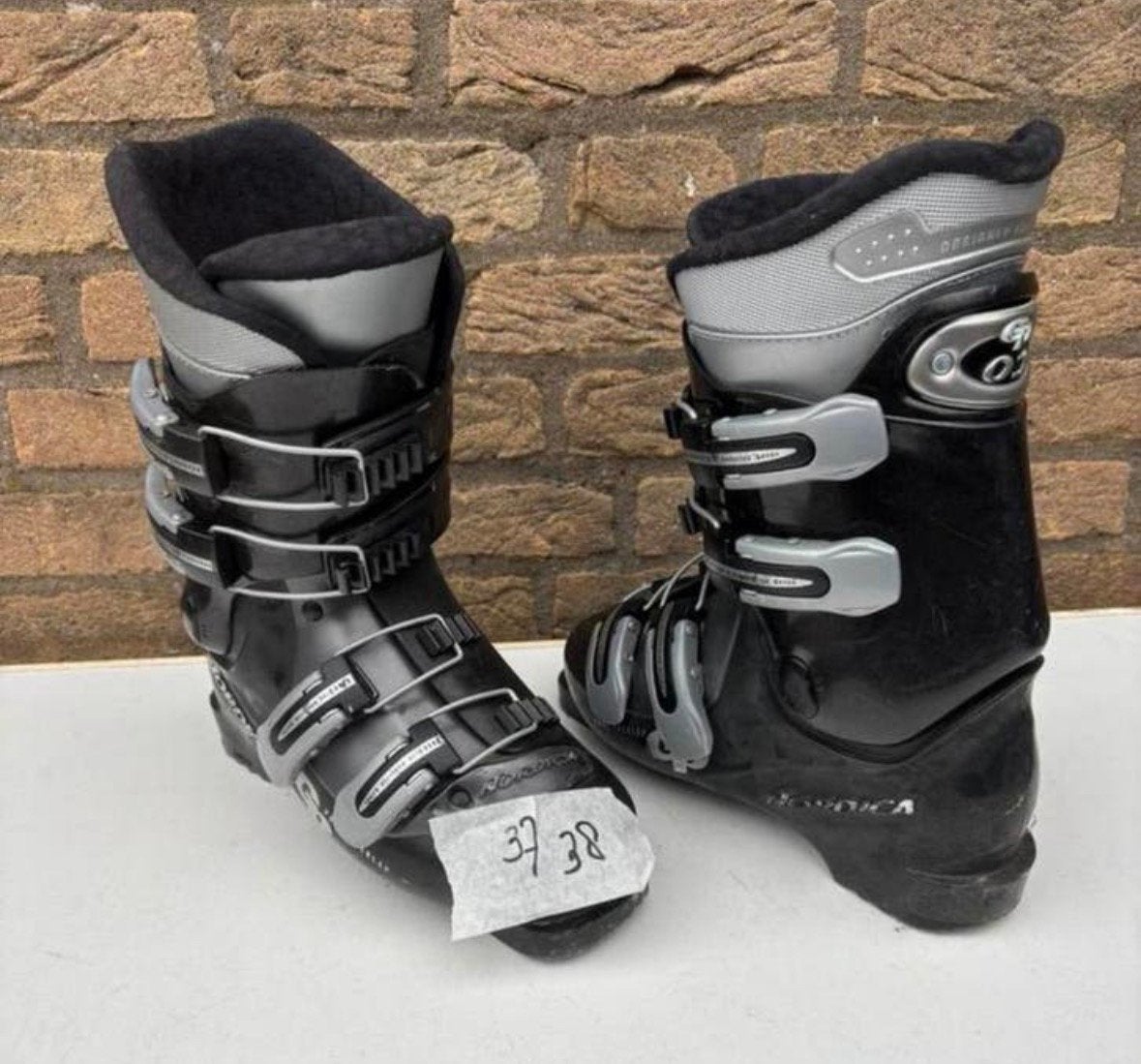 Ski schoen Nordica GP maat 24-24,5 / 285 mm is 37/38, Sport en Fitness, Skiën en Langlaufen, Gebruikt, Schoenen, Ophalen of Verzenden