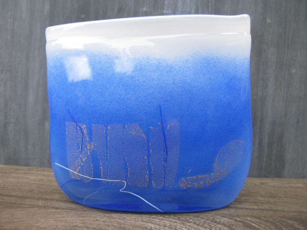 HADELAND VAAS "AQUA" STUDIOGLAS HANDGEVORMD, Blauw, Ophalen of Verzenden, Minder dan 50 cm, Glas