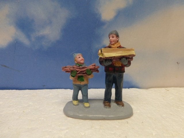 lemax firewood for the hearth kerstdorp poppetjes figurines, Ophalen of Verzenden, Zo goed als nieuw