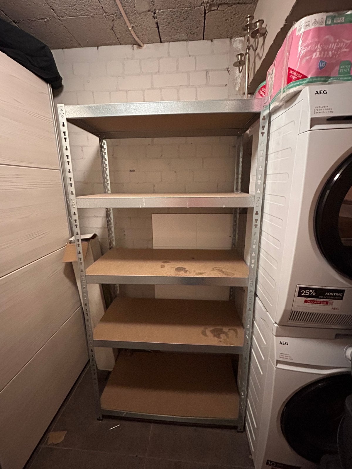 Gratis stellingkast – ideaal voor schuur, berging of garage, Ophalen, Zo goed als nieuw