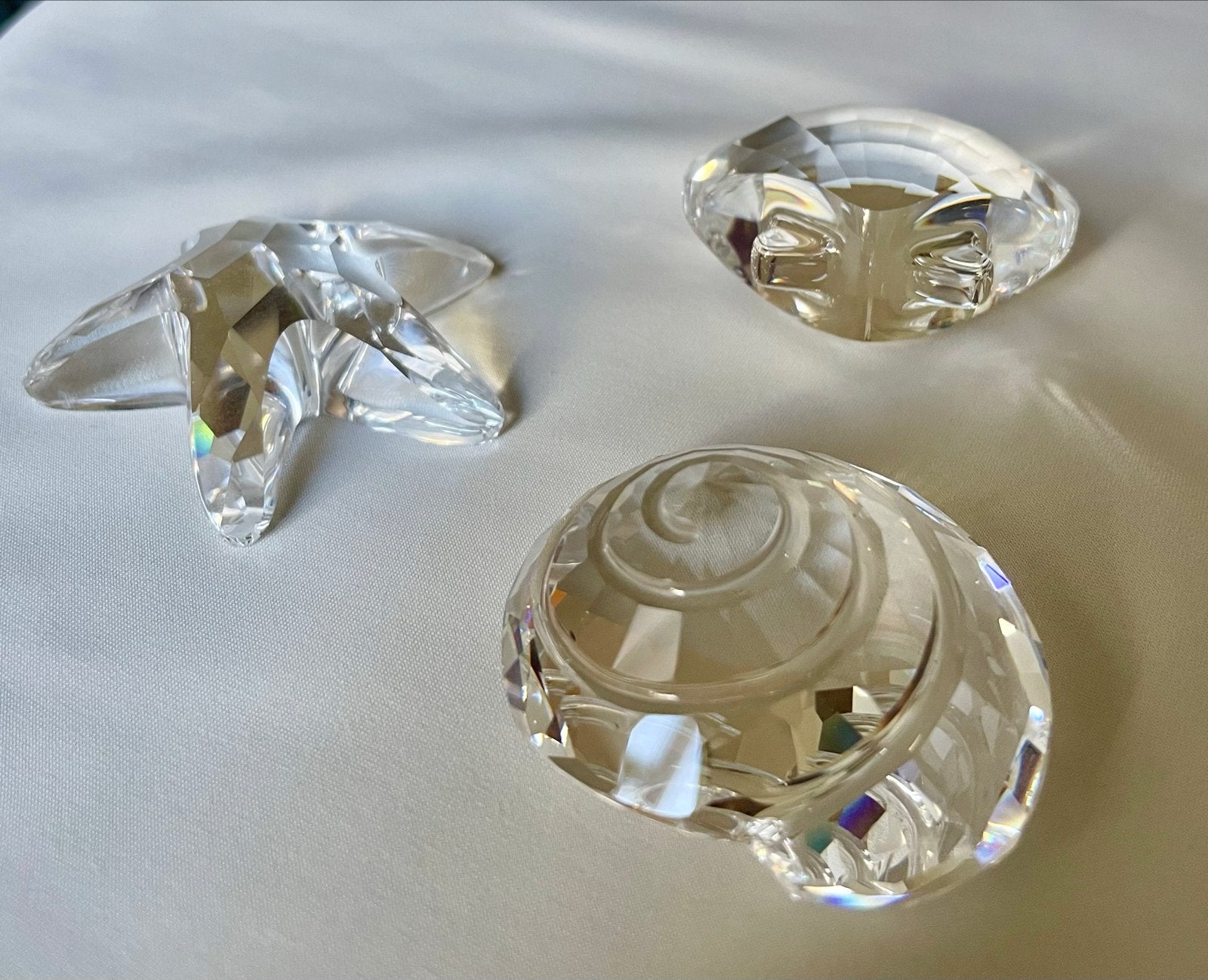 Swarovski: 3 water/zee figuurtjes en 3 tulpjes in houder, Verzamelen, Ophalen of Verzenden, Zo goed als nieuw, Figuurtje