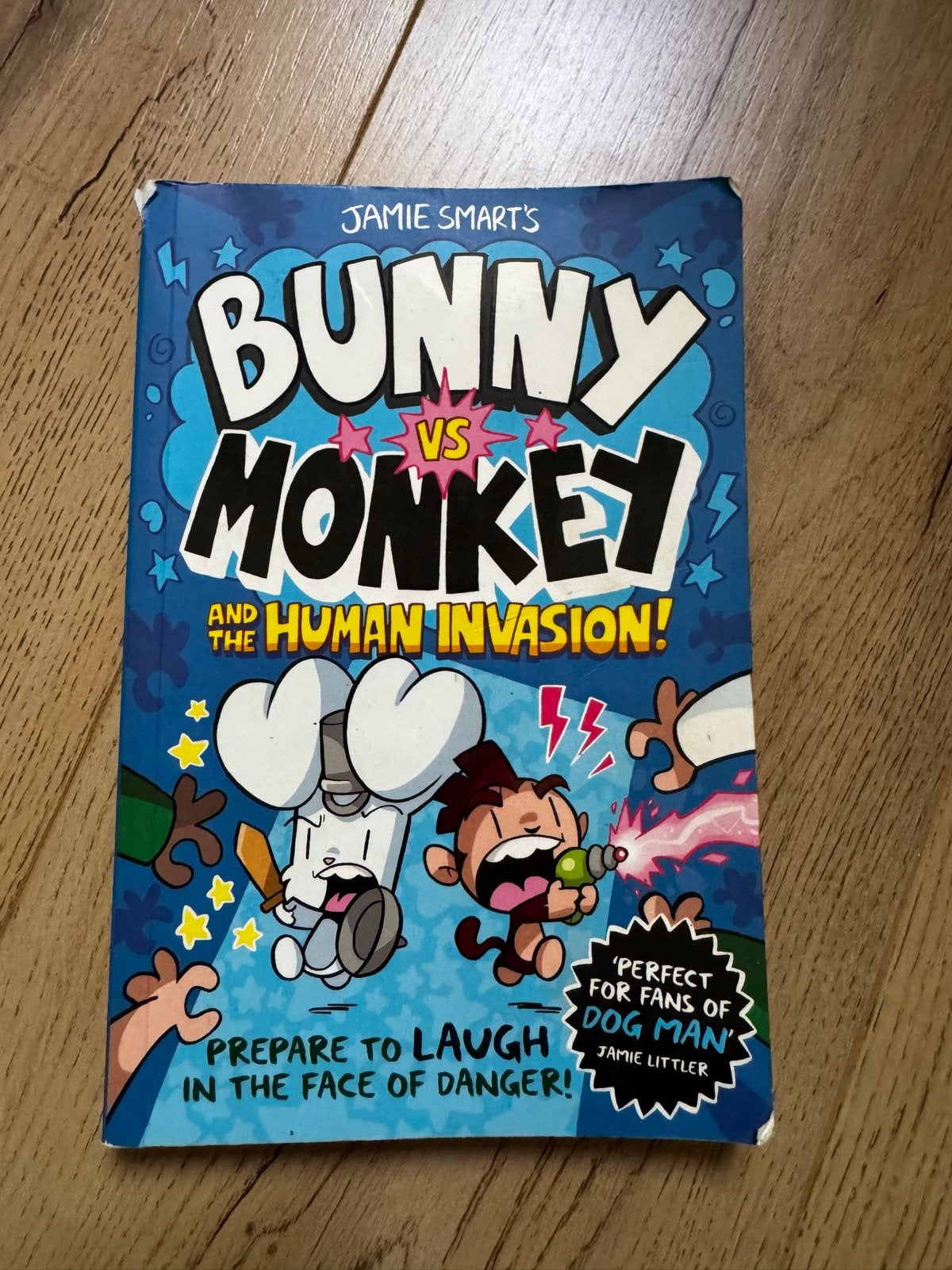 Bunny vs Monkey and the Human Invasion - Jamie Smart, Ophalen of Verzenden, Gelezen, Fictie