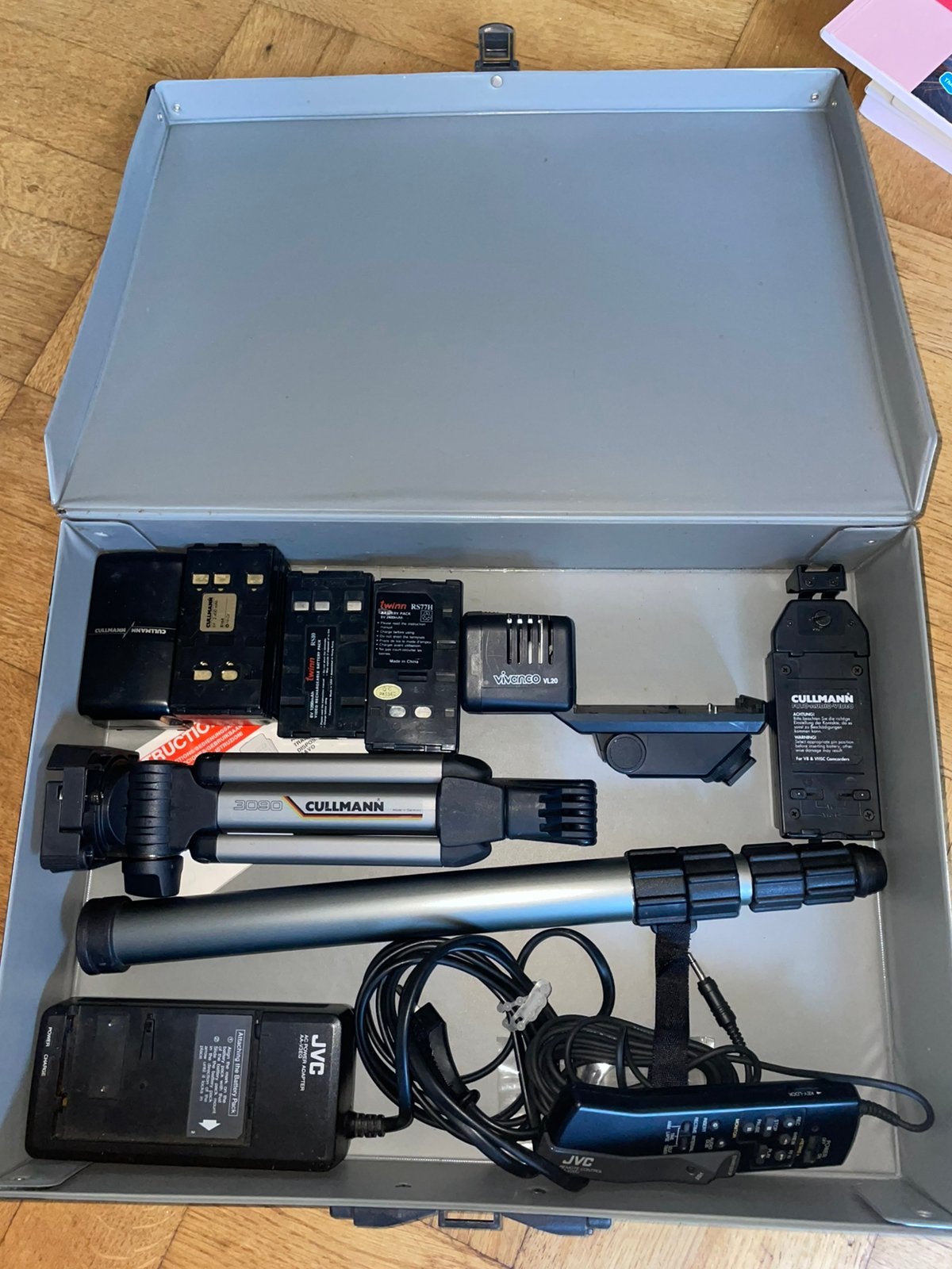 Cullmann Statieven Set met Accessoires oplader batterijen, Ophalen of Verzenden, Zo goed als nieuw