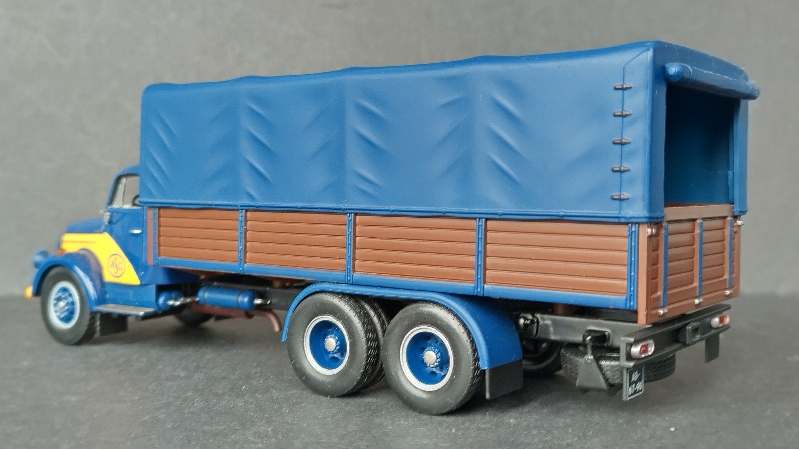 Volvo N88 ASG Spedition 1:43 Altaya Ixo Pol, Overige merken, ., Zo goed als nieuw, Bus of Vrachtwagen
