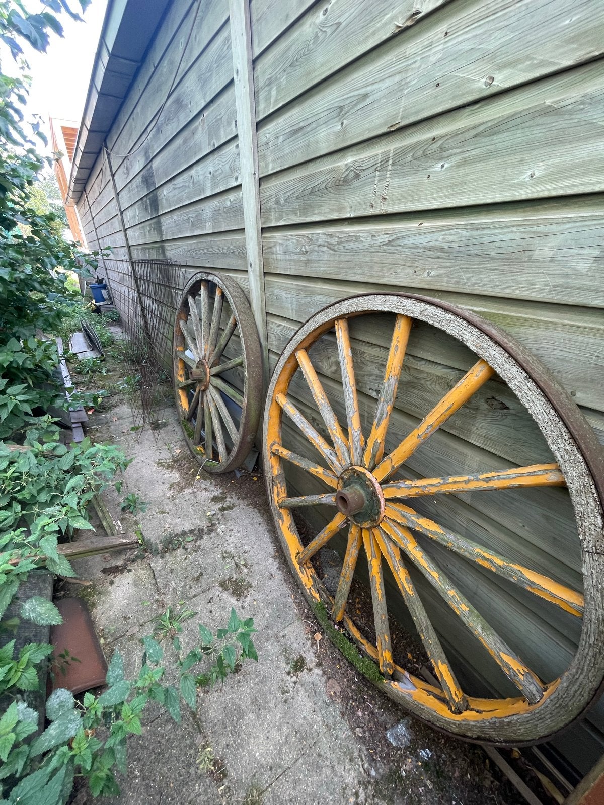 Antieke houten wagenwielen, karrenwielen (2 stuks), Ophalen