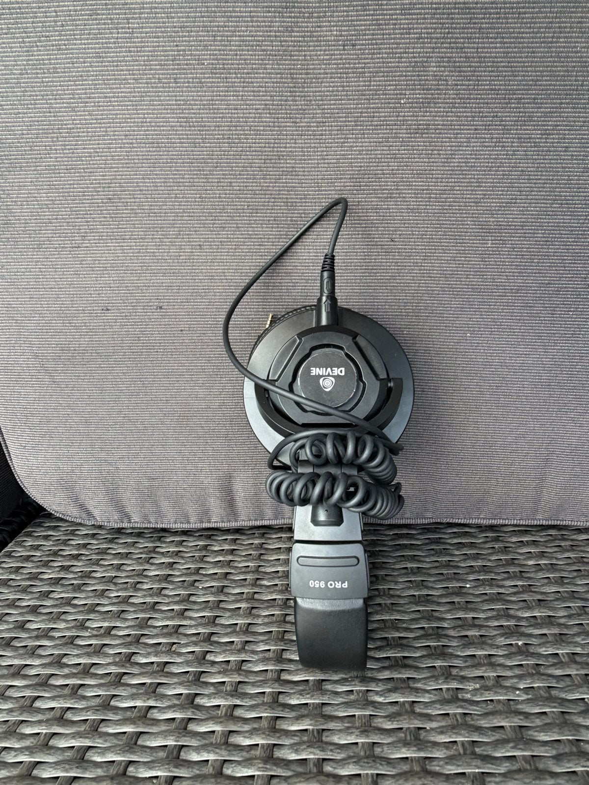 Foto 10 van Complete DJ-set: Pioneer DDJ-FLX4, Adam Audio T7V, Devine