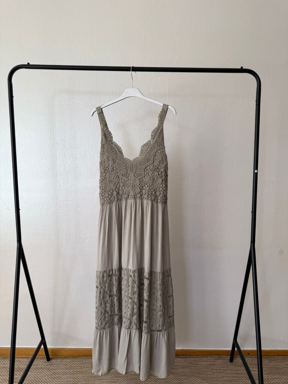 Maxi jurk met kant en spaghettibandjes, Kleding | Dames, Jurken, Maat 38/40 (M), Nieuw, Ophalen of Verzenden, Onbekend
