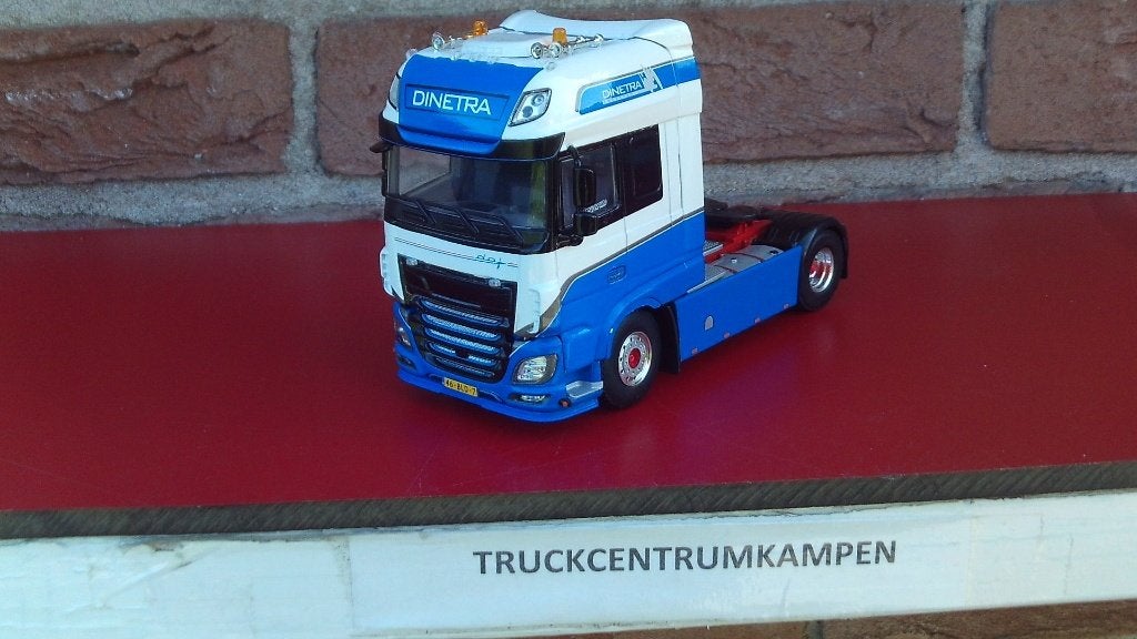 WSI  Daf  XF  Super  Space  Cab  van  Dinetra., Hobby en Vrije tijd, Modelauto's | 1:50, Ophalen of Verzenden, Nieuw, Bus of Vrachtwagen