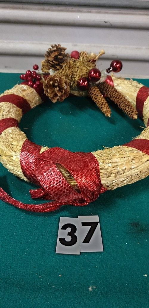 37 ]mkrans stro met rode decoratie, Diversen, Kerst, Ophalen of Verzenden, 'T Olde Gre-j, Info@toldegrej.nl, Endepoelstraat 20f Didam