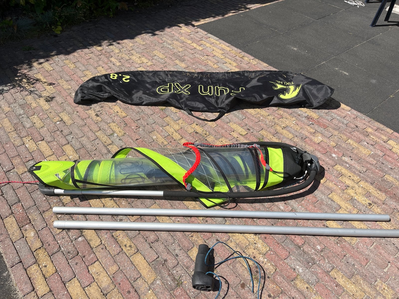 Windsurfzeil 2.8 m² met giek en mast, Watersport en Boten, Windsurfen, Gebruikt, Met giek, Minder dan 3.5 m², Complete set