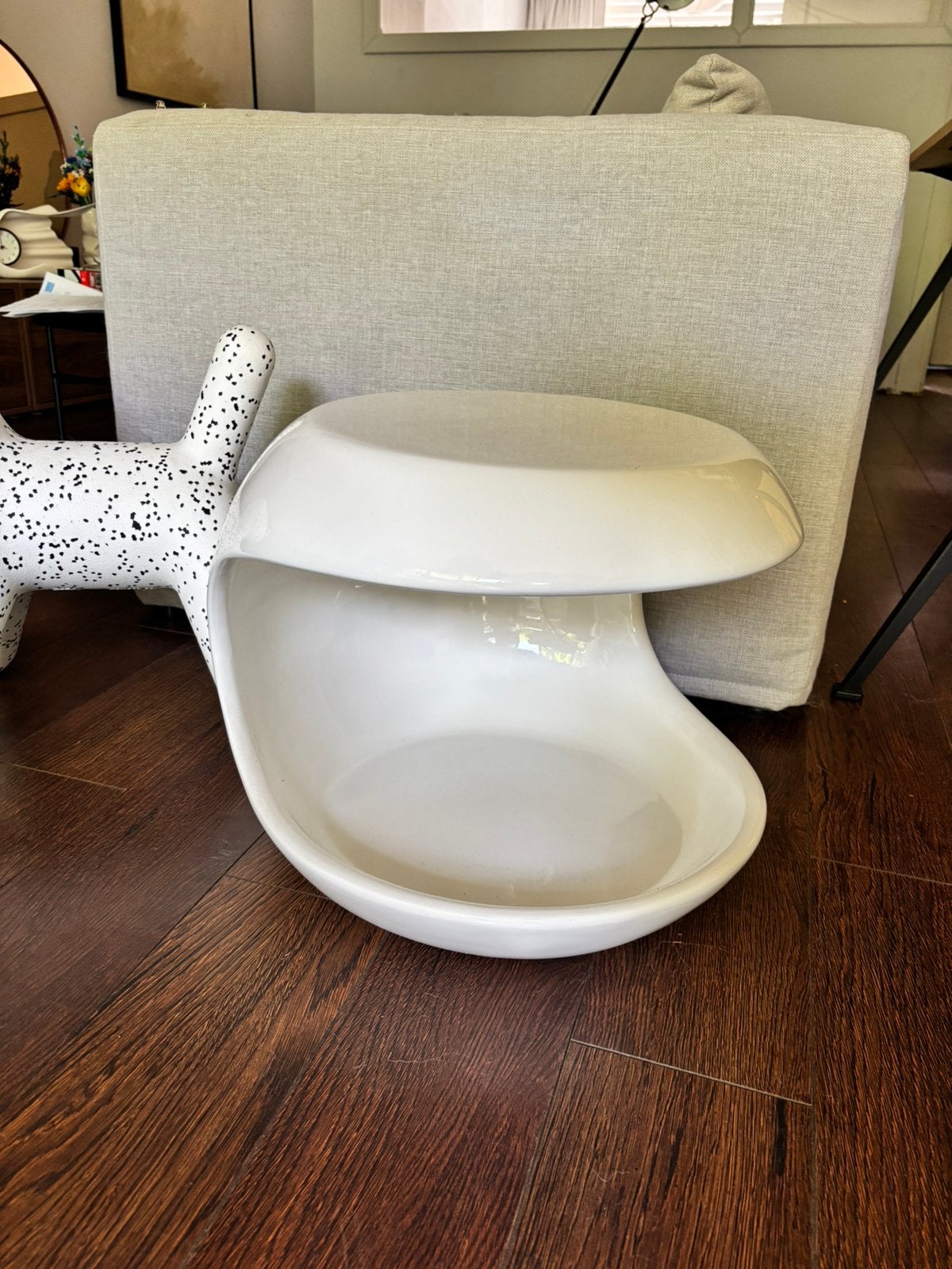 Nachtkastje / bijzettafel - space age, design. Wit, Huis en Inrichting, Tafels | Bijzettafels, Minder dan 55 cm, Rond, Zo goed als nieuw