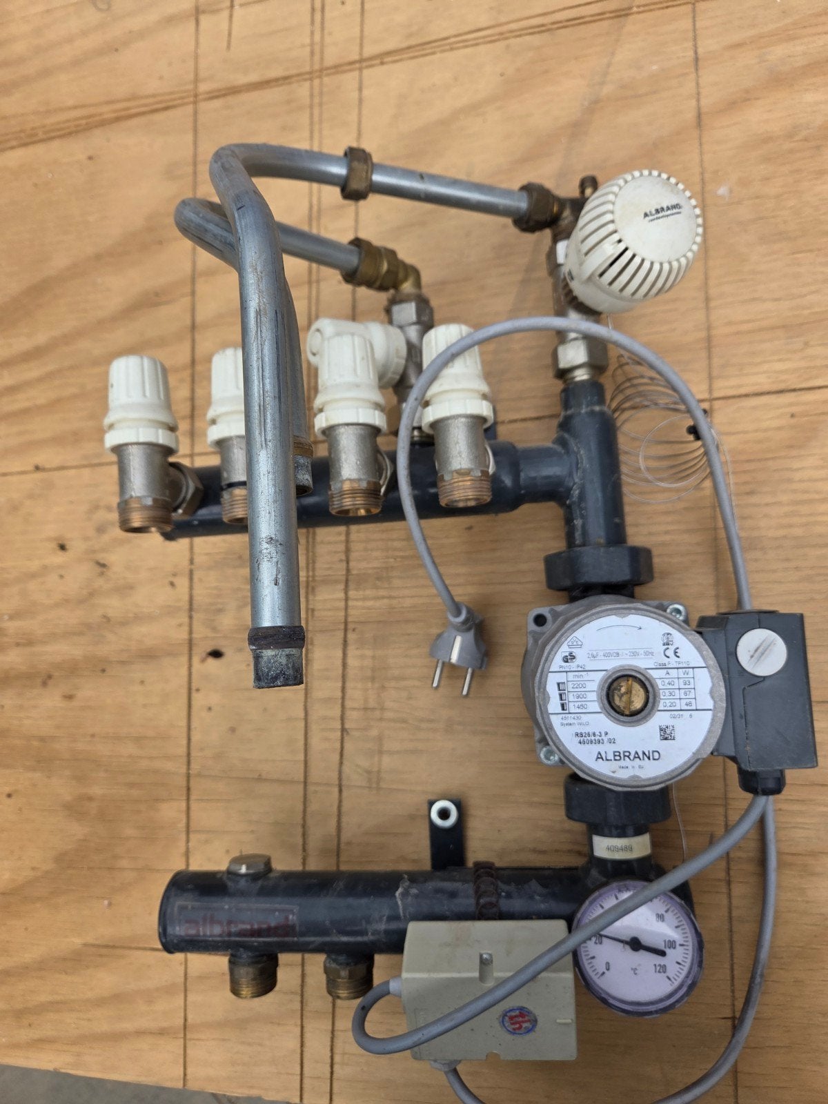 ALBRAND Vloerverwarming verdeler met pomp, 30 tot 80 cm, Gebruikt, Overige typen, Minder dan 60 cm