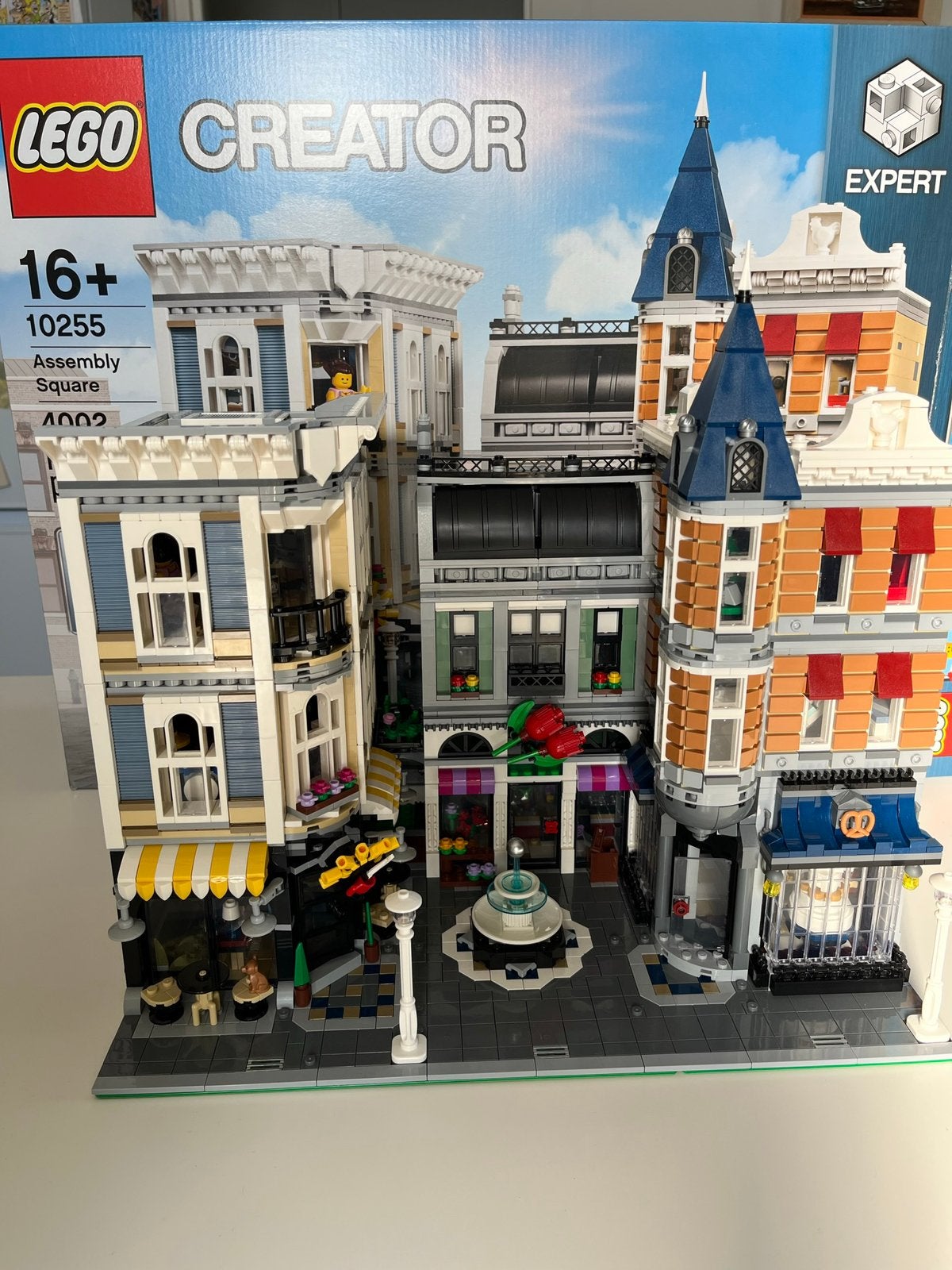 Lego 10255 Assembly Square, Ophalen, Zo goed als nieuw