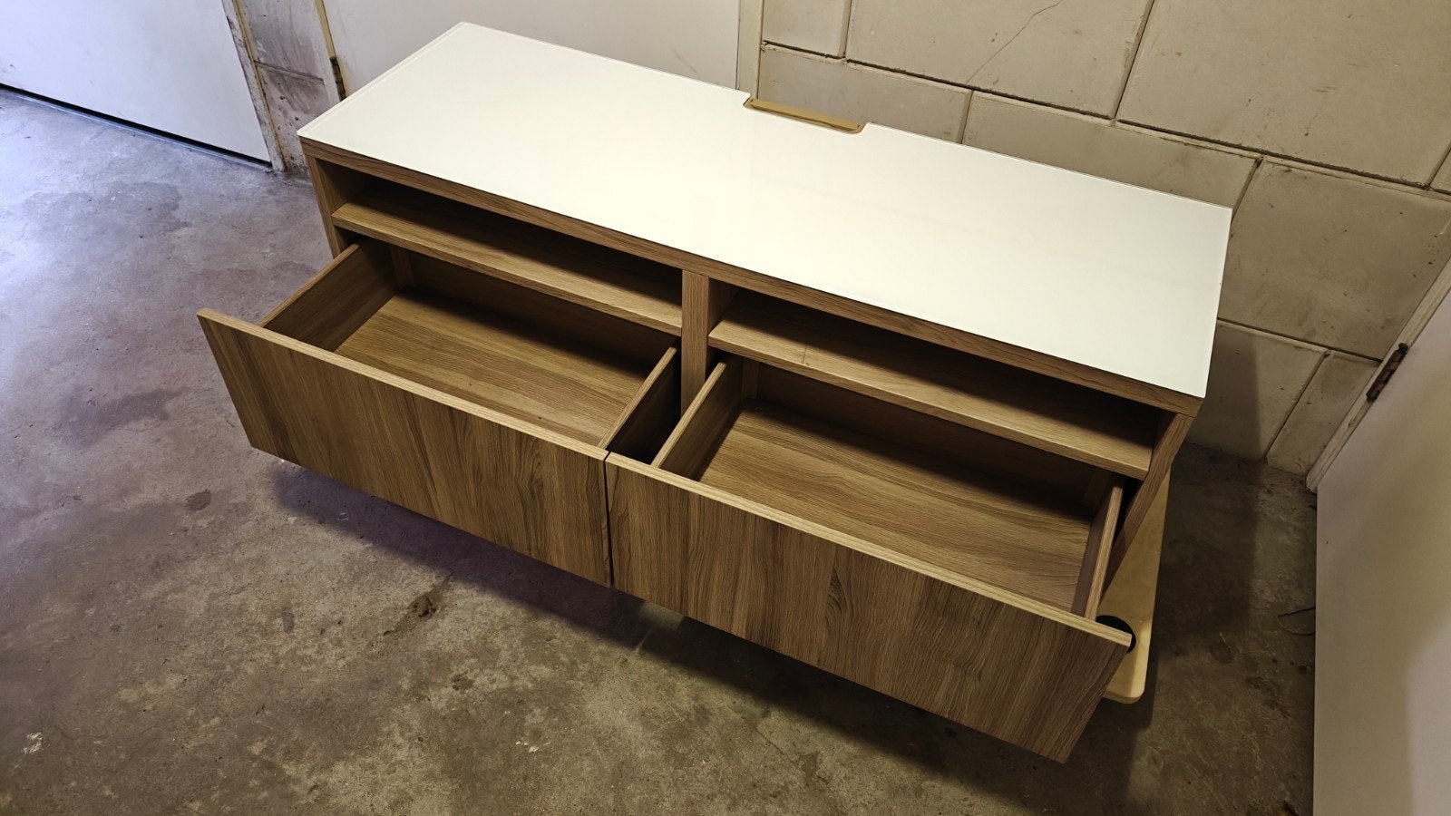 Gratis ophalen Ikea TV meubel, Huis en Inrichting, Ophalen, Minder dan 50 cm, Gebruikt, 100 tot 150 cm