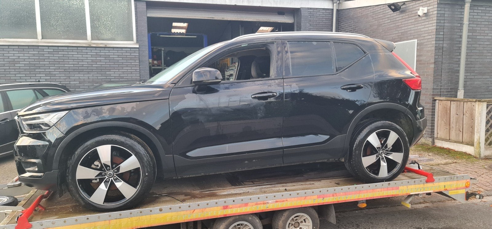 Foto 5 van Volvo XC40 T3 als sloopobeject